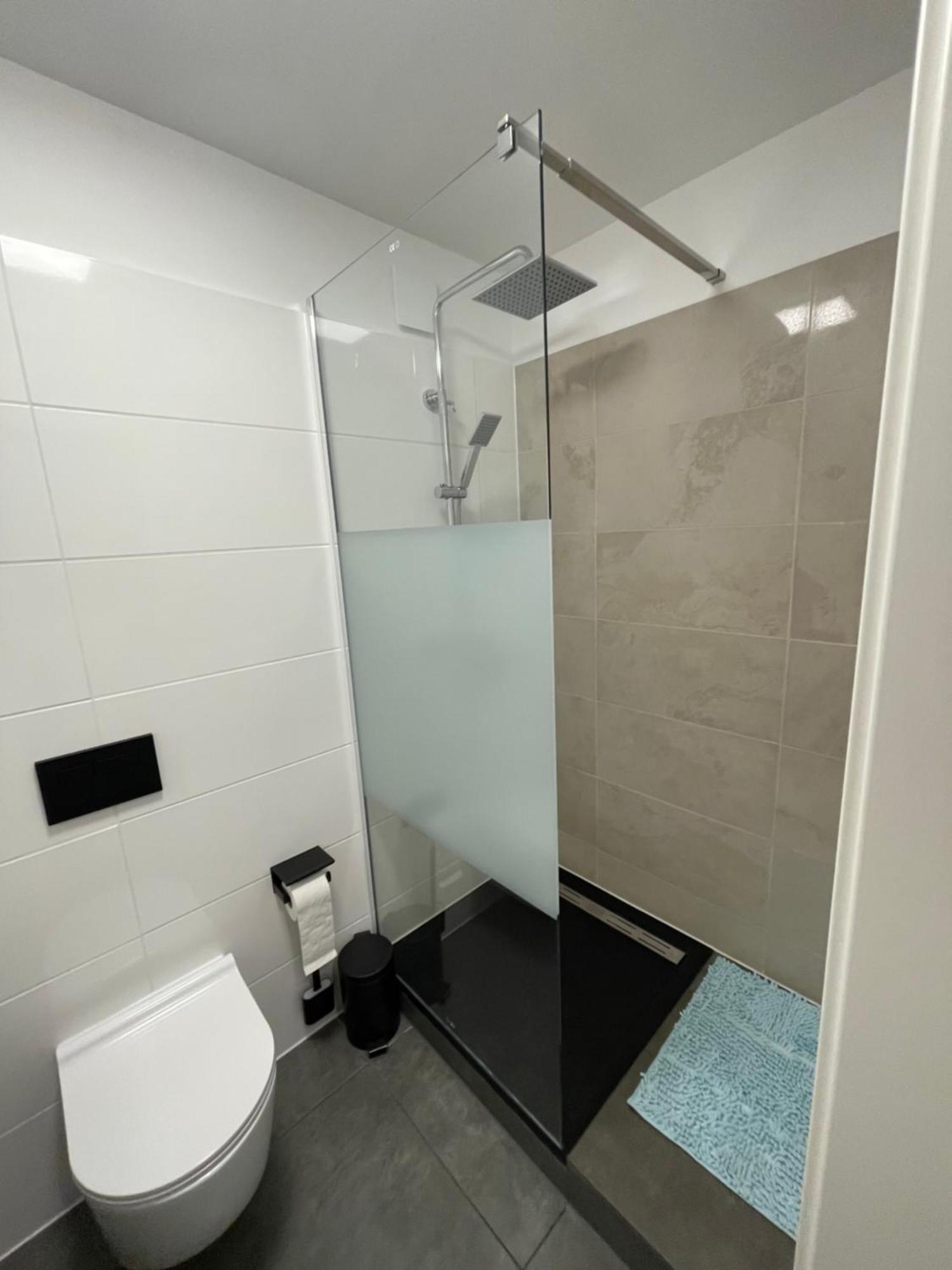 Aviators Guest House - Premium Room Strausberg Esterno foto